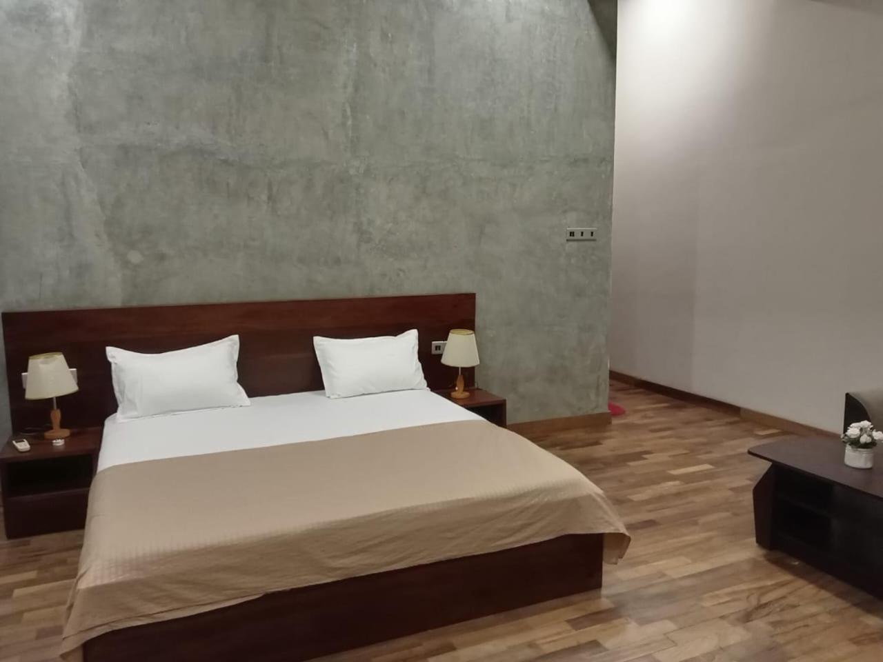 Thalangama Lakeview Lodge Battaramulla Bagian luar foto