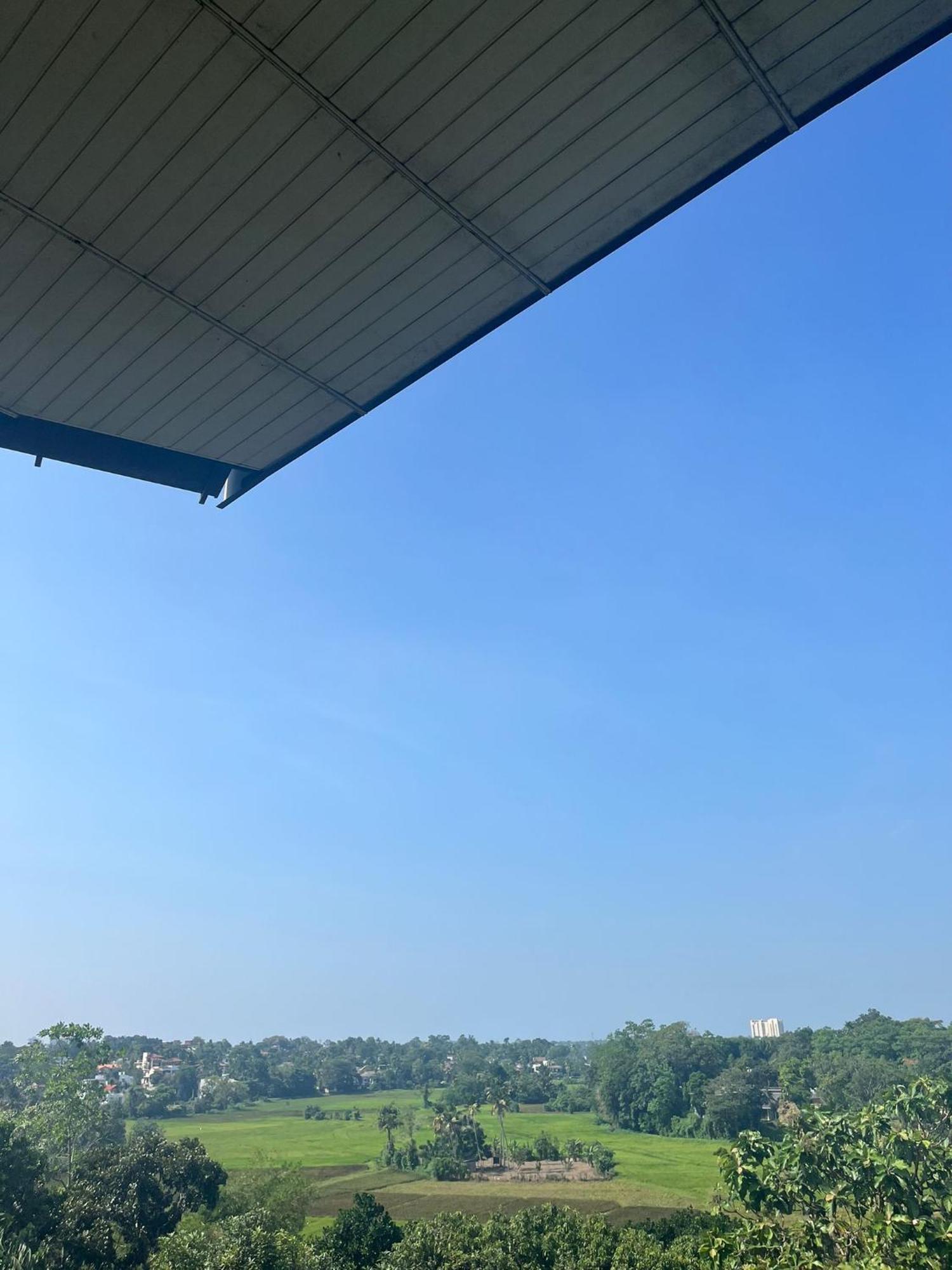 Thalangama Lakeview Lodge Battaramulla Bagian luar foto
