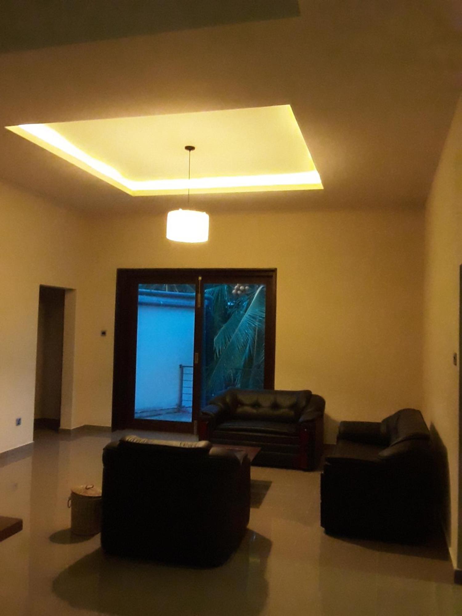Thalangama Lakeview Lodge Battaramulla Bagian luar foto