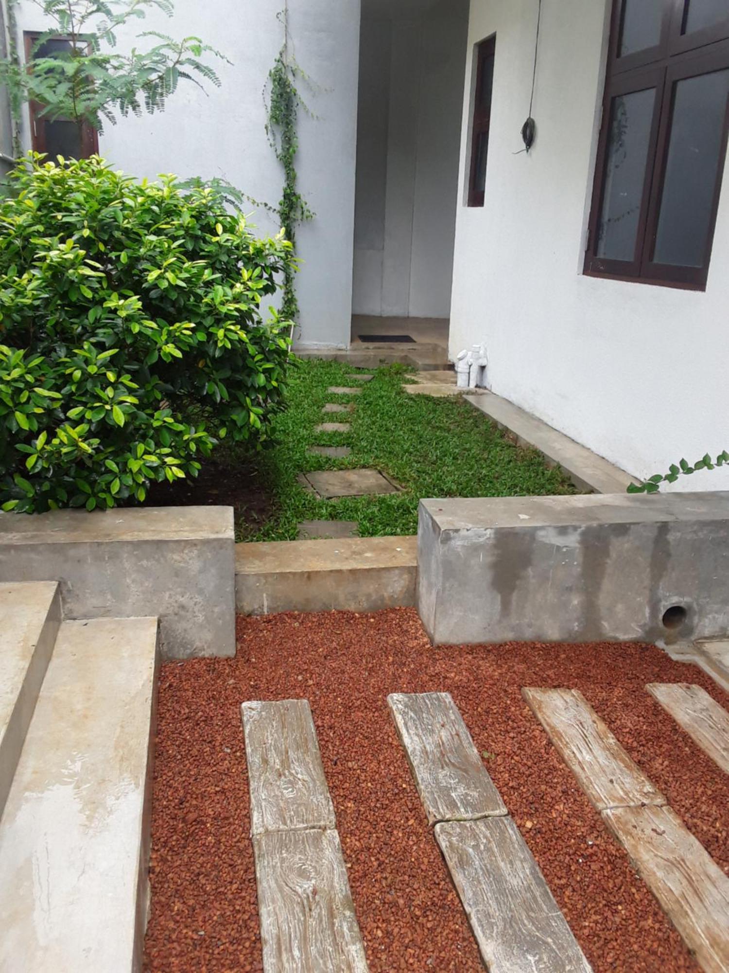 Thalangama Lakeview Lodge Battaramulla Bagian luar foto