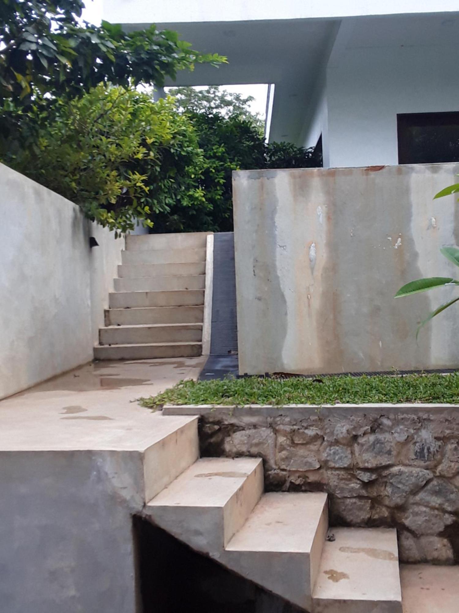 Thalangama Lakeview Lodge Battaramulla Bagian luar foto